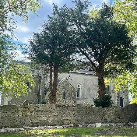 Parochial House, Mews Cluain Lára